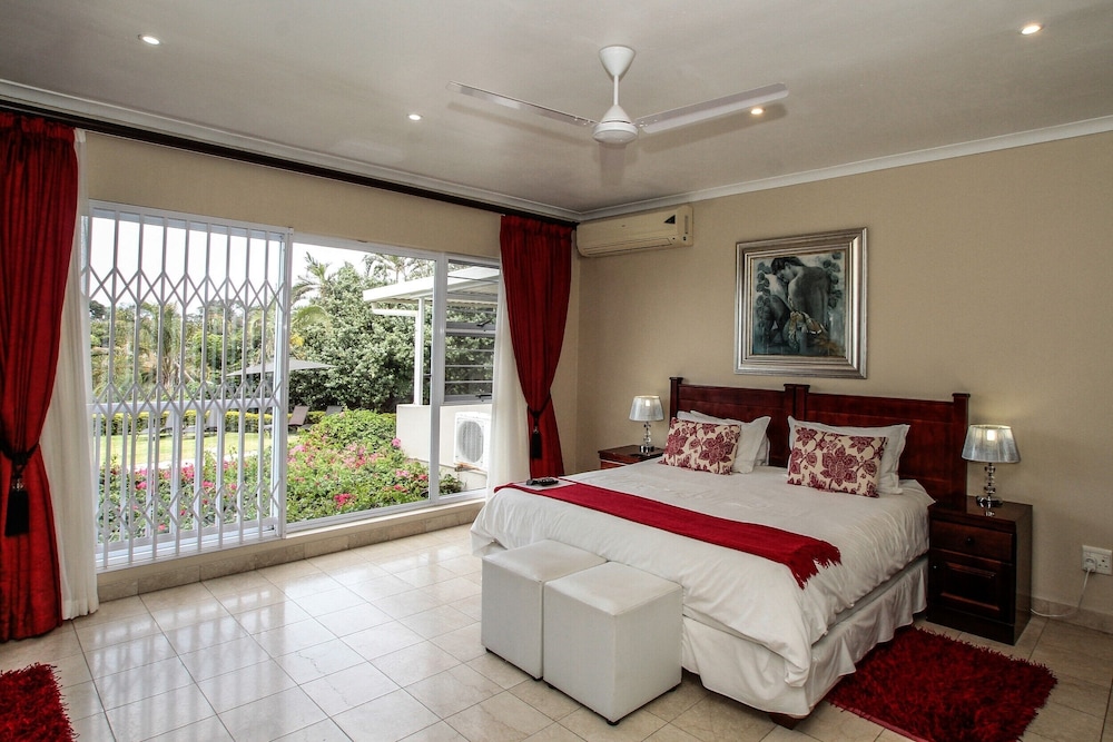 LUXURY, DOUBLE OR TWIN BED