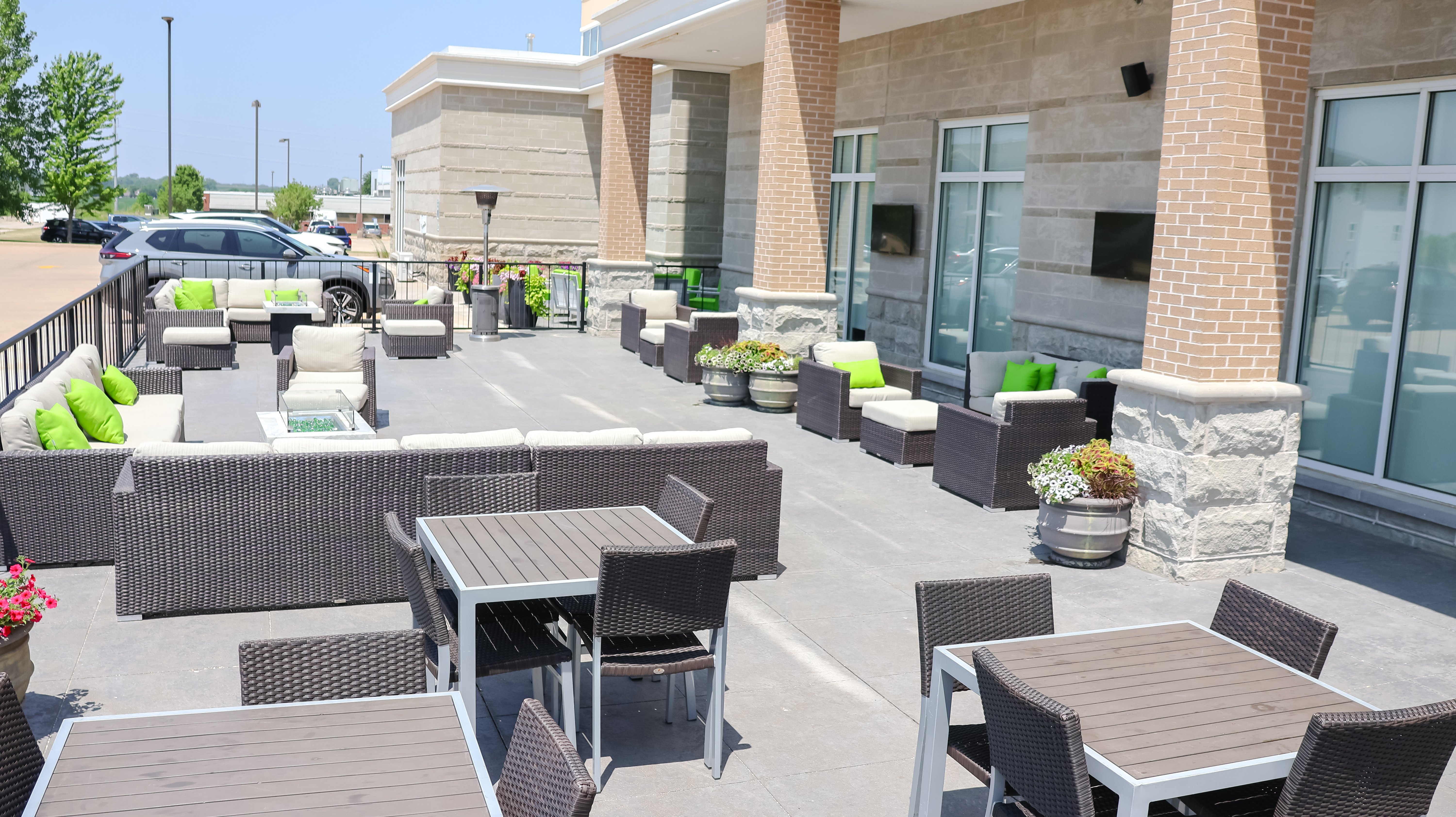 Holiday Inn Peoria At Grand Prairie 45/75