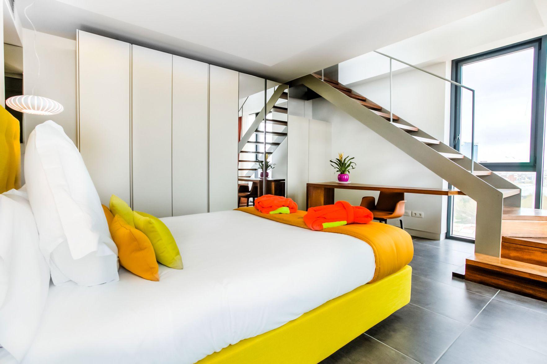Executive, Apartment, Multiple Beds, City View, Sofa