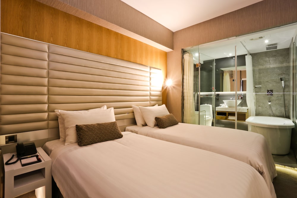 W5 Best Hotel 9/54