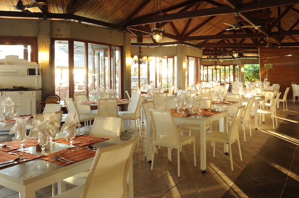 Veranda Grand Baie Hotel and Spa 55/66