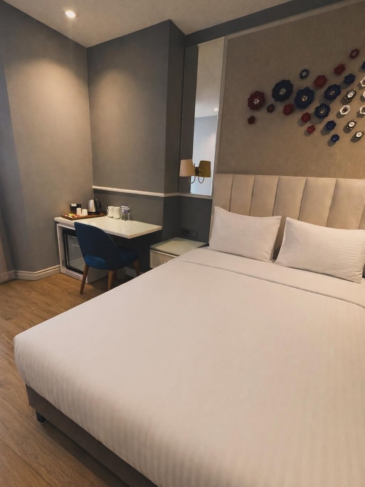 Ess Hotel 8/23