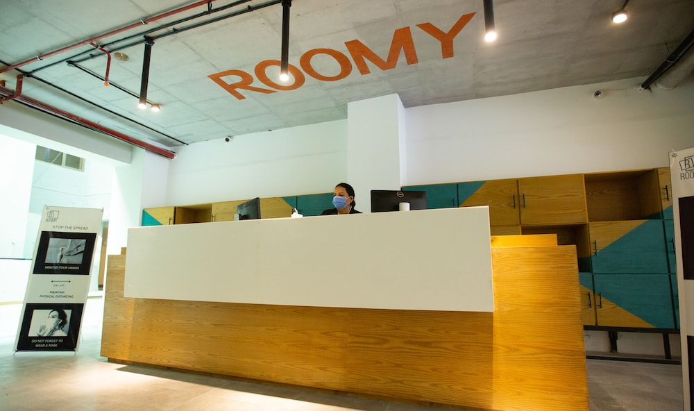 Roomy Signature Hotel 11/40