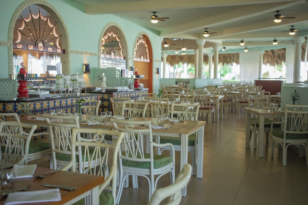 Iberostar Waves Costa Dorada 37/50