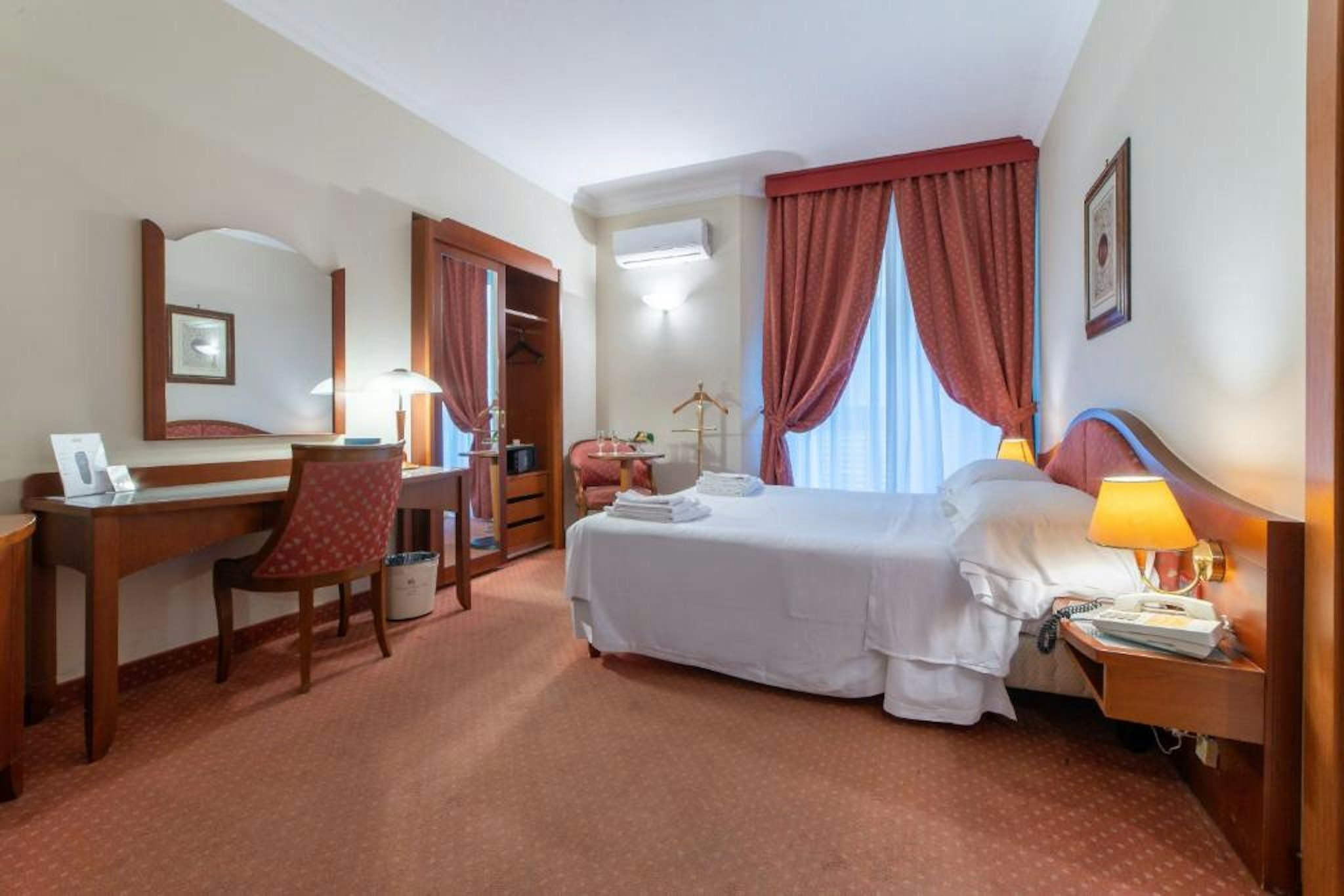 Massimo Plaza Hotel 8/47