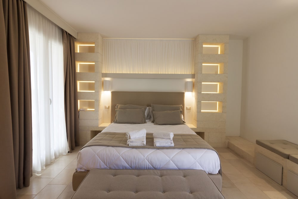 Montiro Hotel 13/48