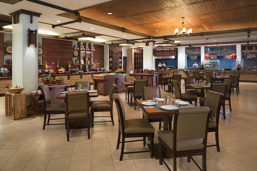 Movenpick Suriwongse Hotel Chiang Mai 47/70