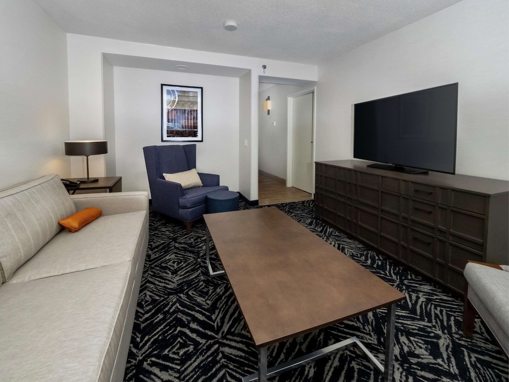 Doubletree By Hilton Jamestown 52/68