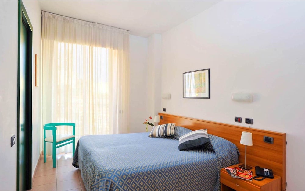 Hotel Excelsior 6/30