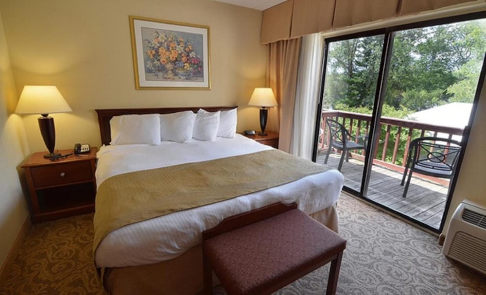 Sturbridge Host Hotel 20/71