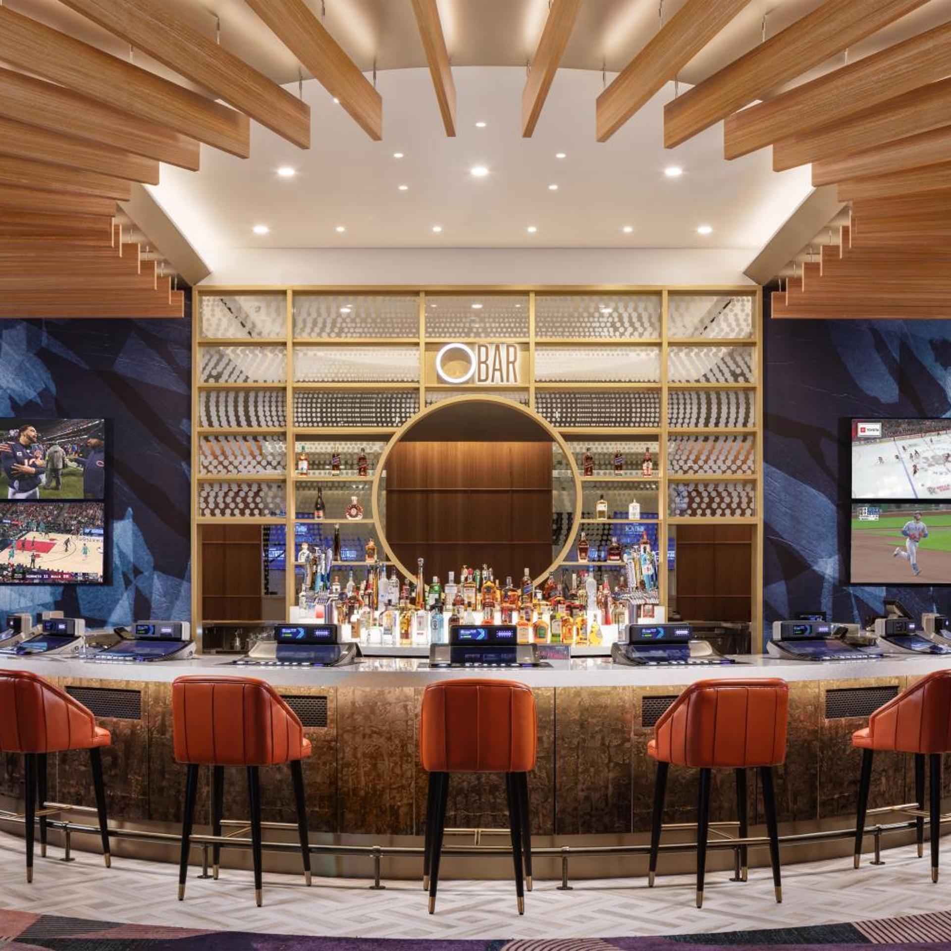 Hollywood Casino Aurora 18/32