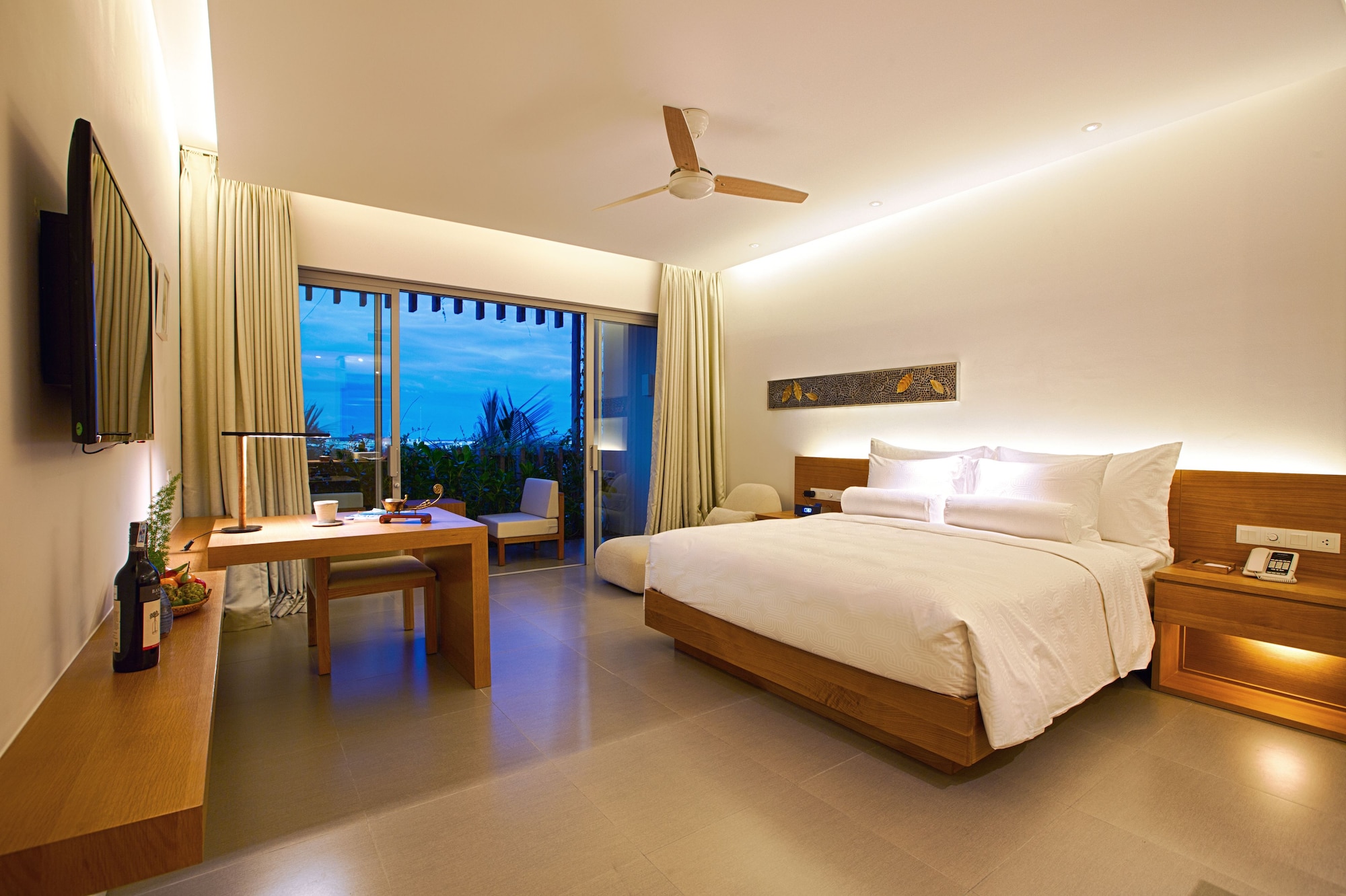 غرفة بسرير كينج، NAMAN RETREAT 3/8