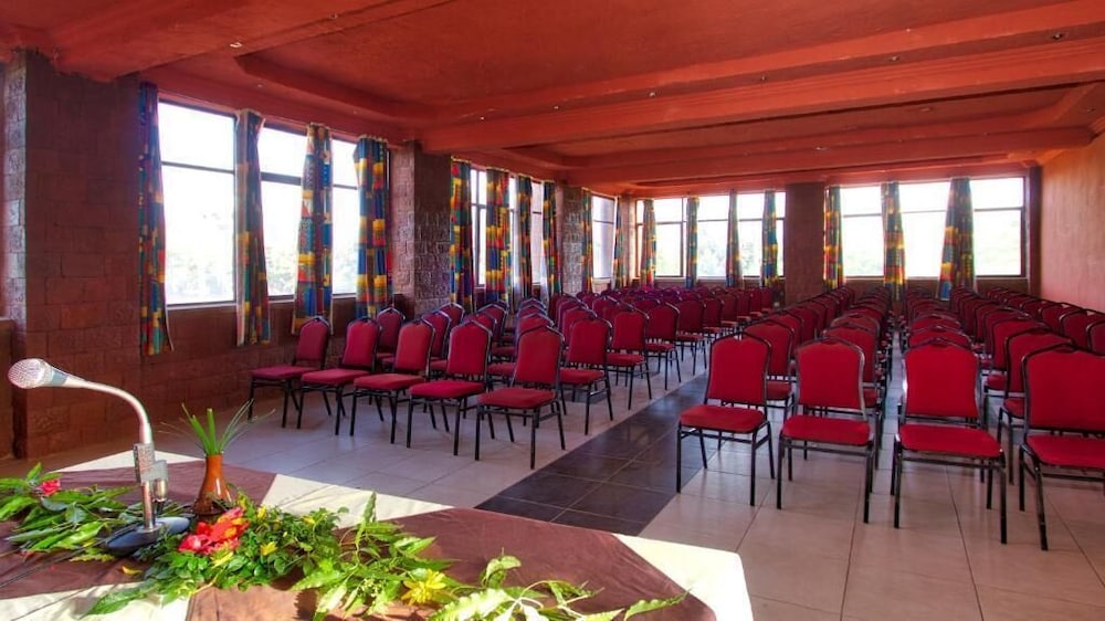 Lal Hotel And Spa 22/33