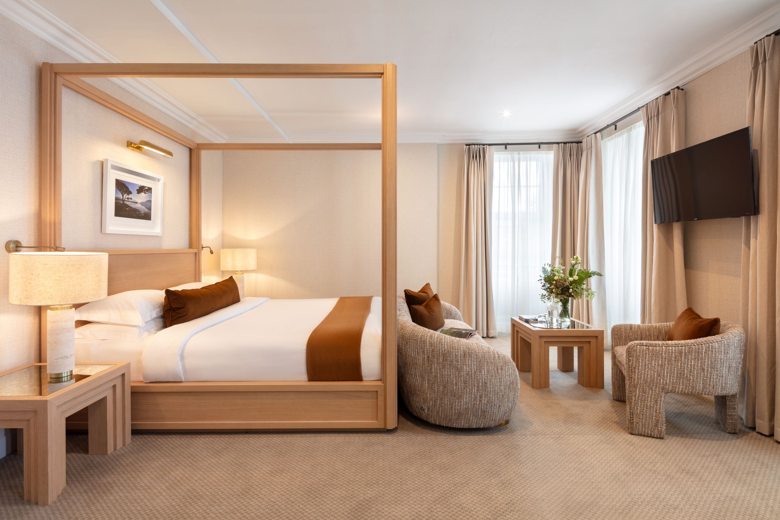 Royal, Suite