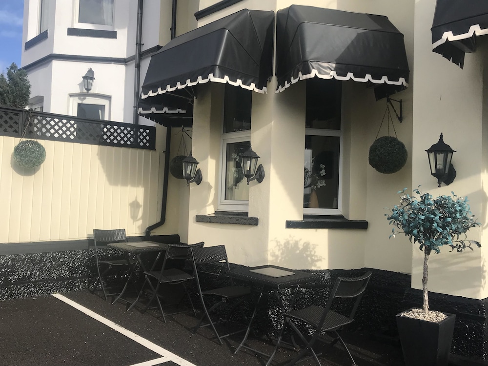 Arran Lodge 6/50