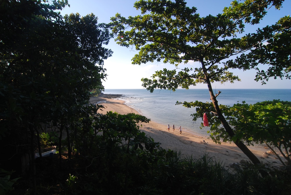 LANTA CORAL BEACH RESORT 32/50