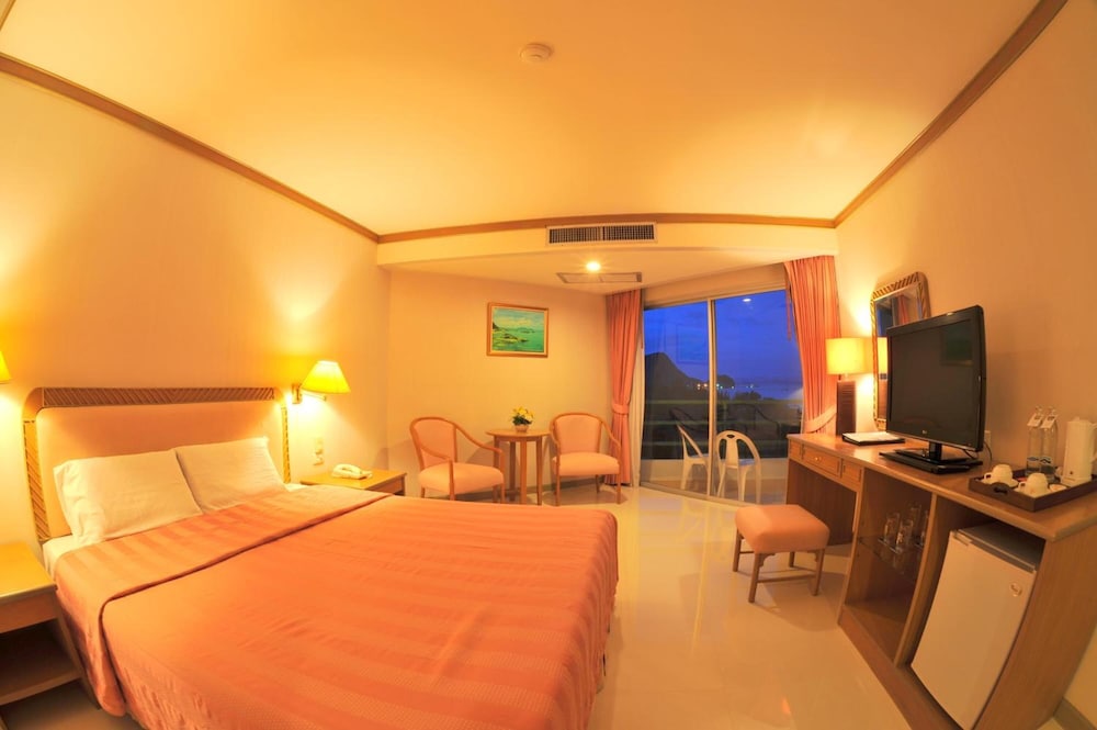 Khanom Golden Beach Hotel 18/59