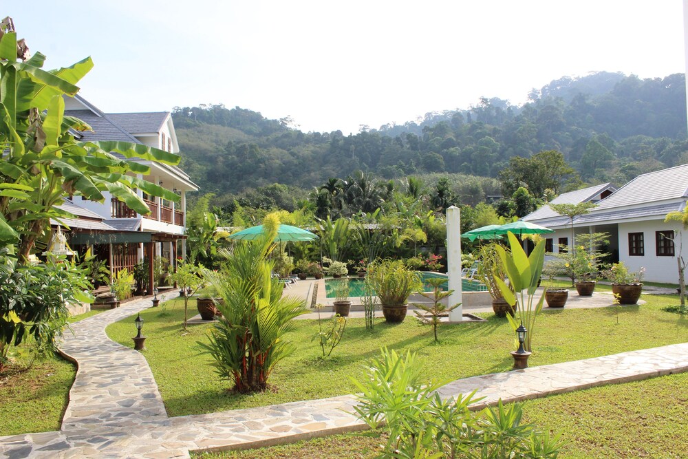Villa Colina 10/18