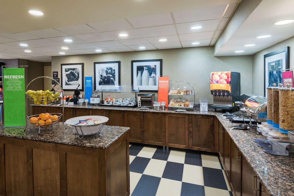 Hampton Inn Charlotte University Place 29/40