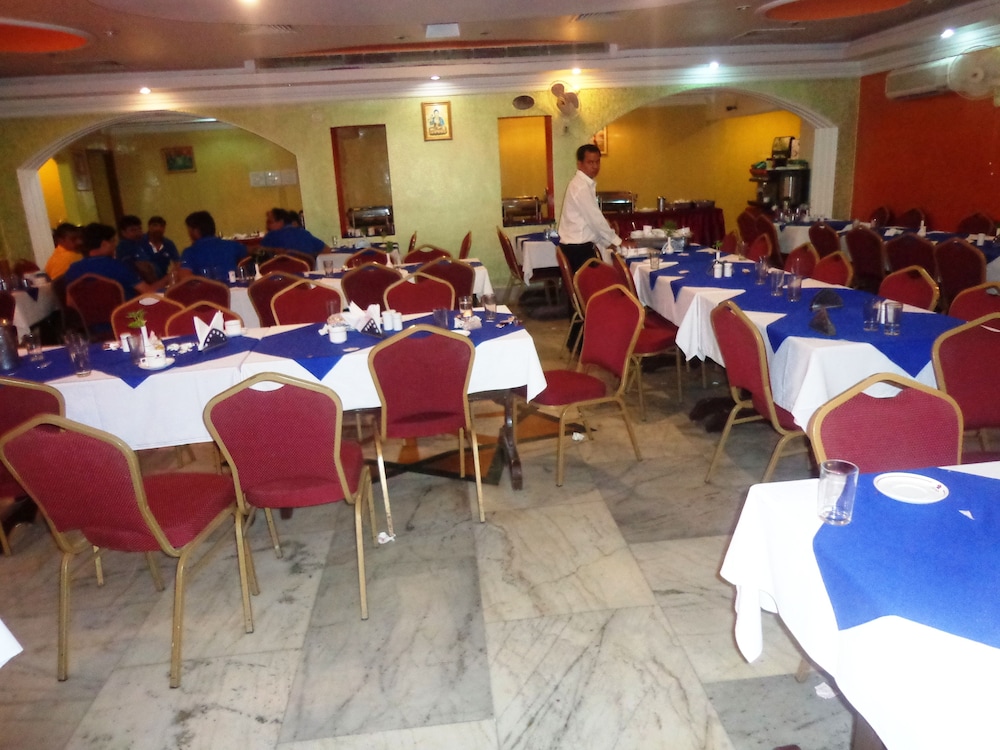Hotel Taj Darbar 33/45