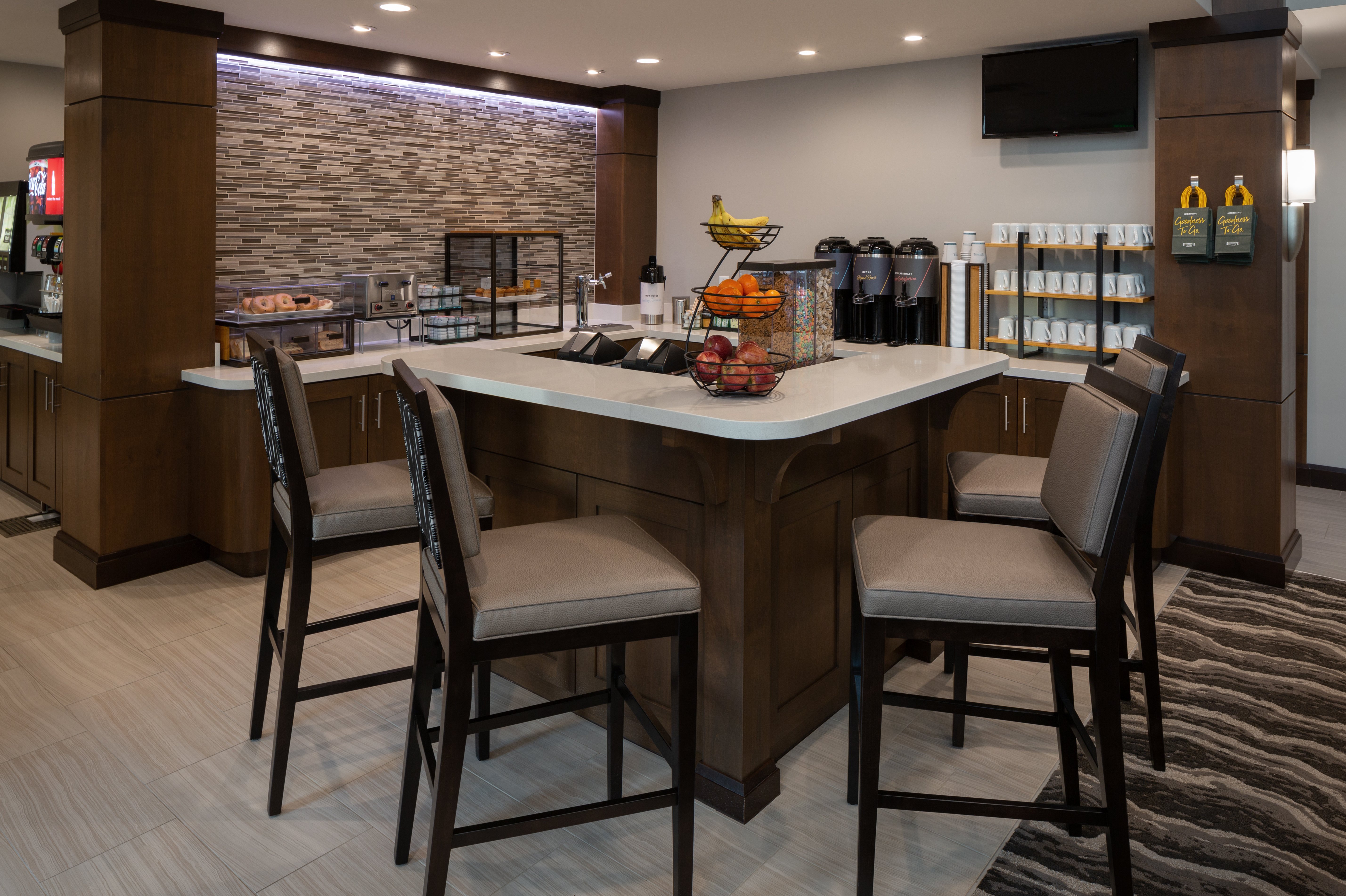 Staybridge Suites Phoenix Biltmore Area 37/56
