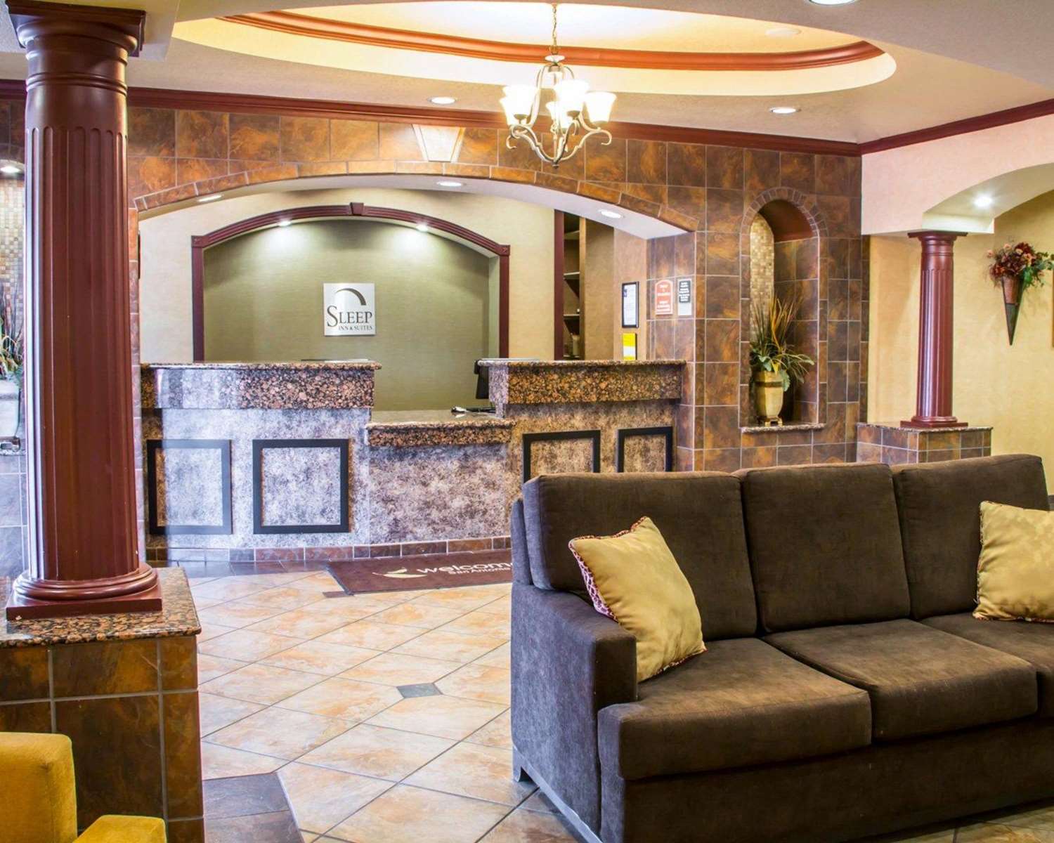 Sleep Inn and Suites at Six Flags 8/36