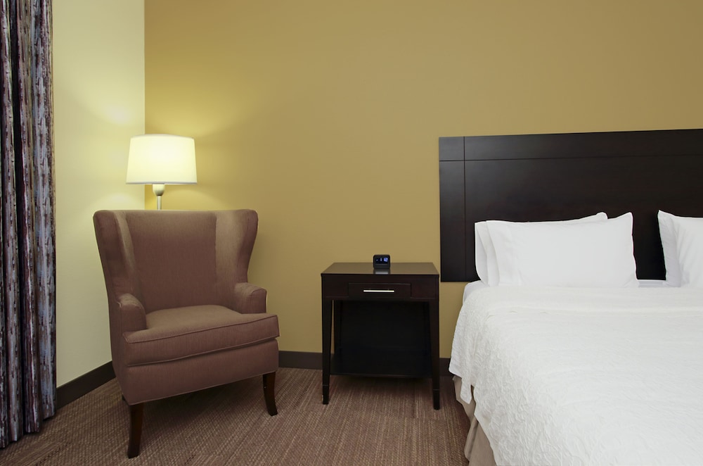 Hampton Inn Winfield 10/48