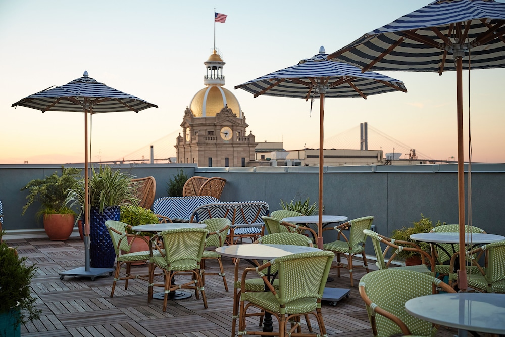 The Drayton Hotel Savannah, Curio Collection by Hilton 46/51
