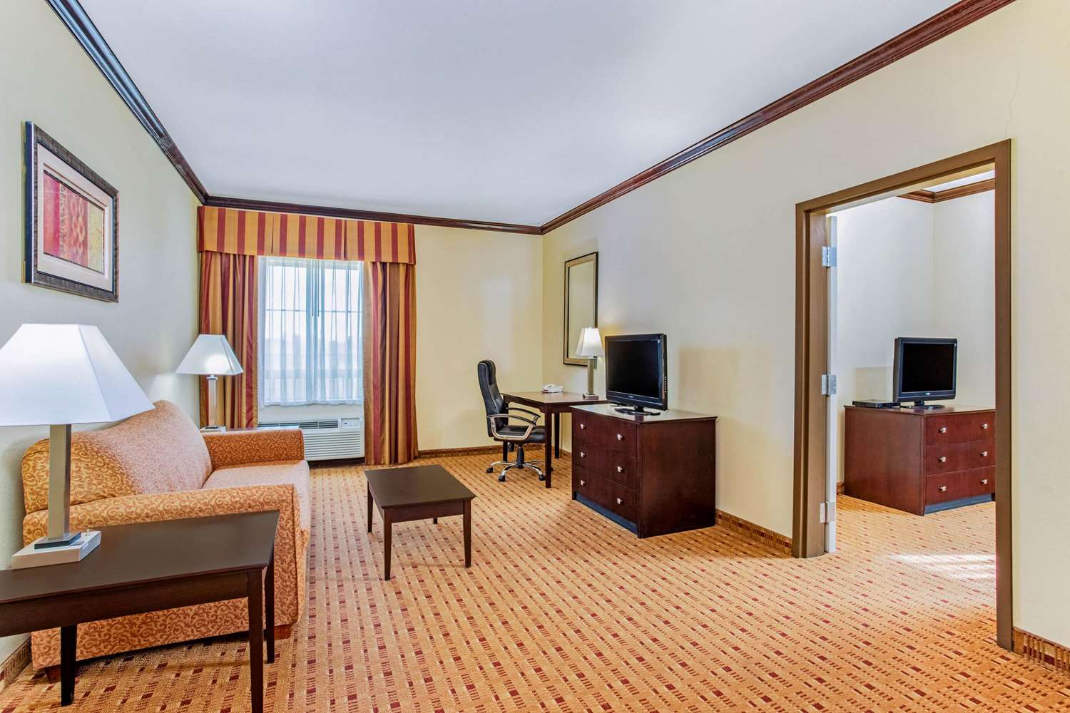 La Quinta Inn & Suites by Wyndham Ennis 29/50