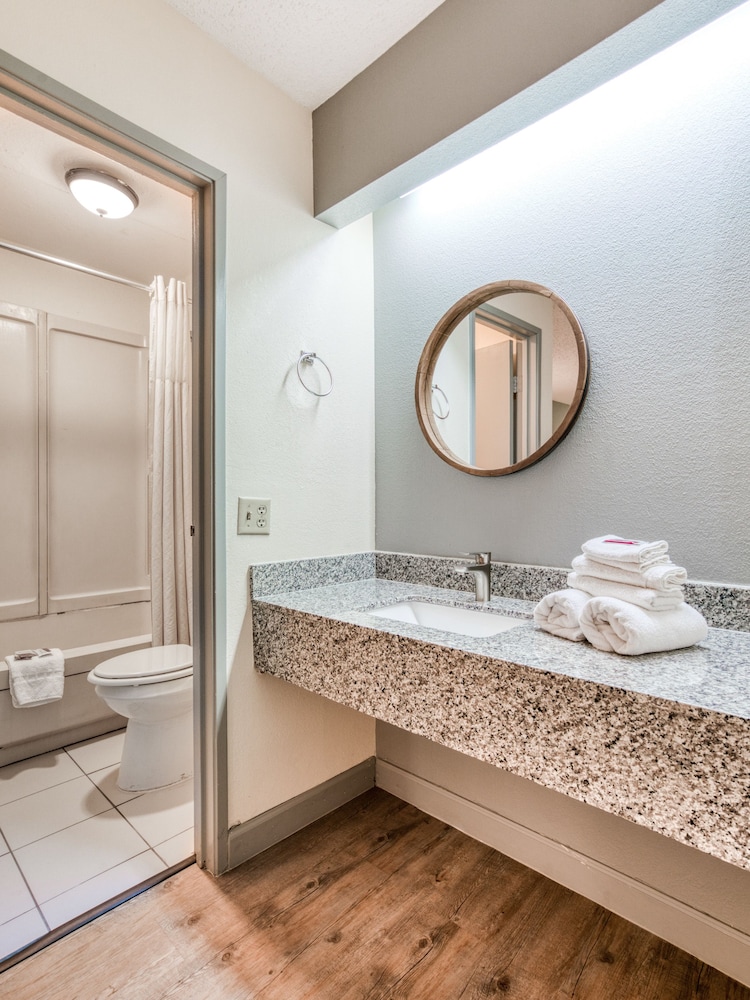 Dallas Love Field Inn 34/44
