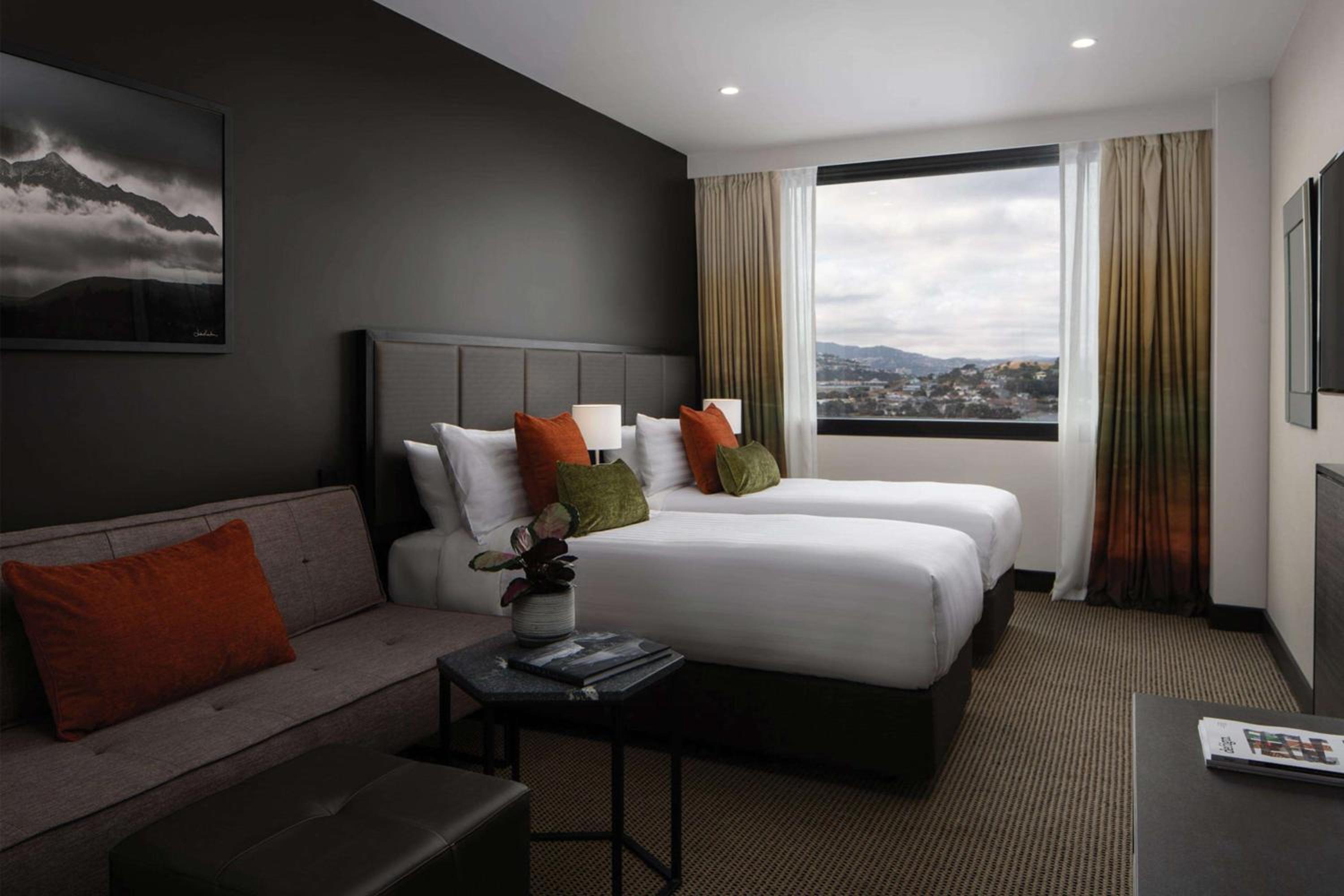 Superior, Twin Beds, Sofa, North Wing