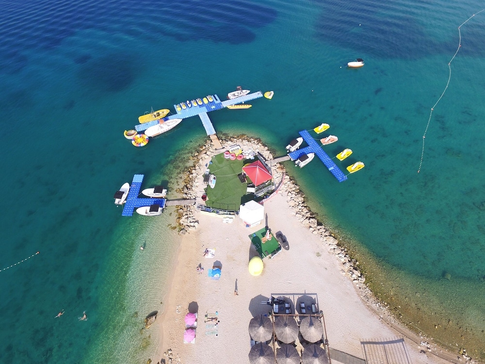 Ilirija Hotel 48/53