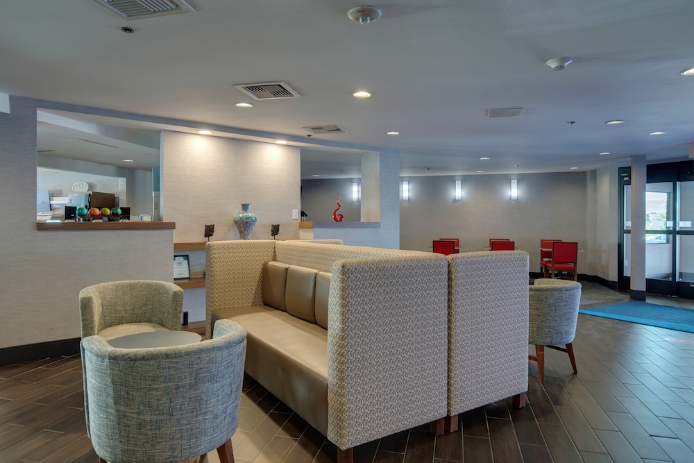 Holiday Inn Express Nashville W I40/Whitebridge Rd 35/47