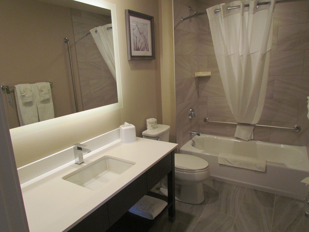 Fairfield Inn & Suites by Marriott Airdrie 22/54