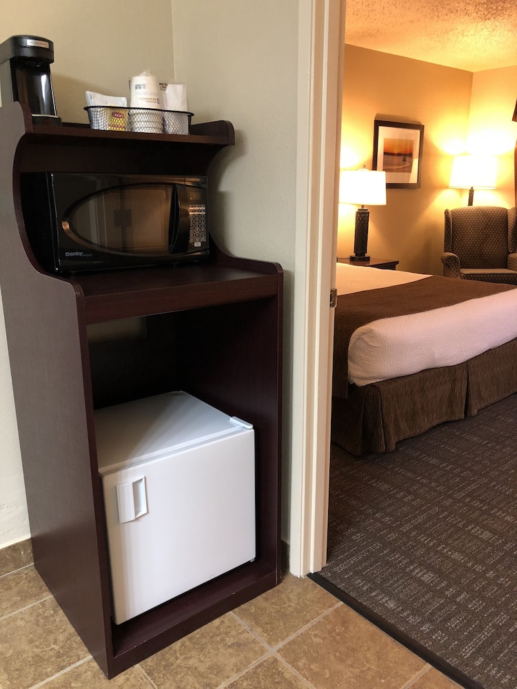 Best Western Lakewood 16/38