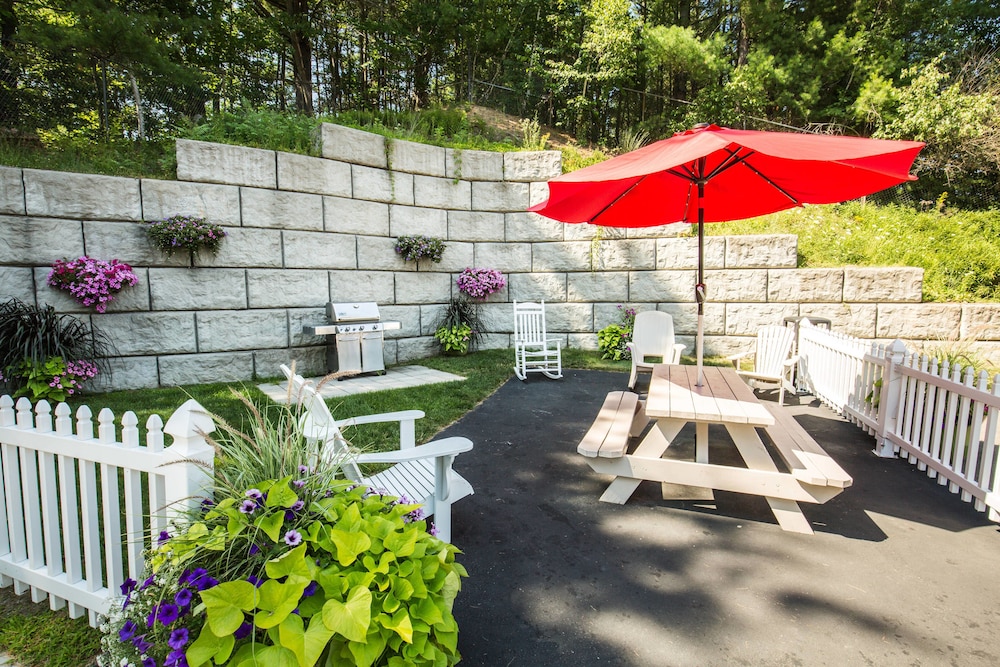 TownePlace Suites Laconia Gilford 32/33
