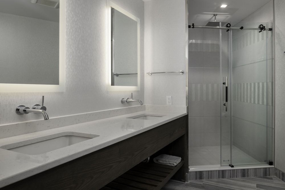 voco Niagara Falls - the Cadence, an IHG Hotel 16/55
