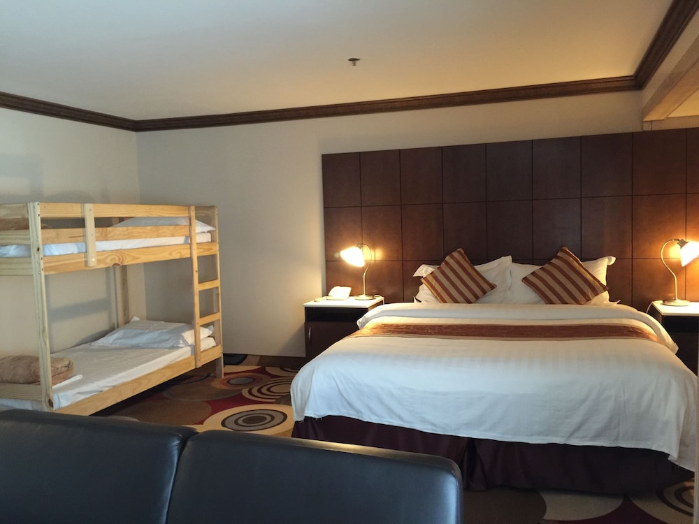 LA Crystal Hotel 8/69