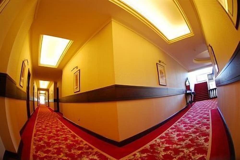 CHTAURA PARK HOTEL 24/50