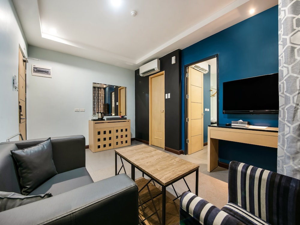 Bay Area Suites 22/28