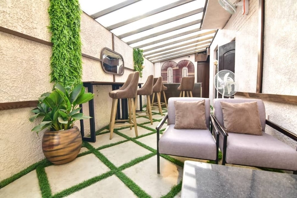 Pearl Gate Hotel 23/50