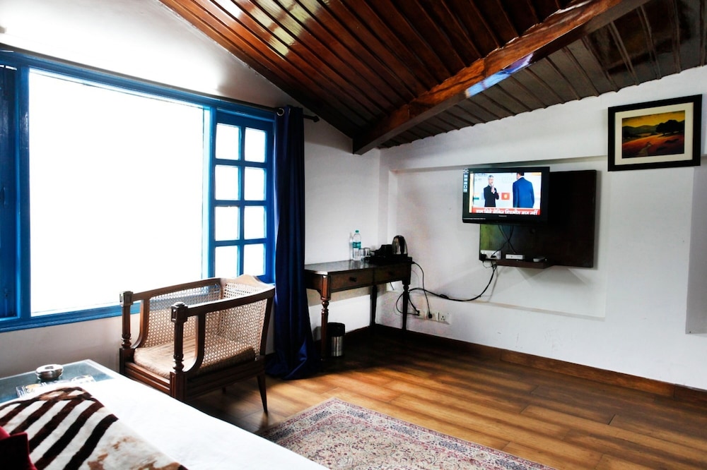 Manu Maharani Regency 25/50