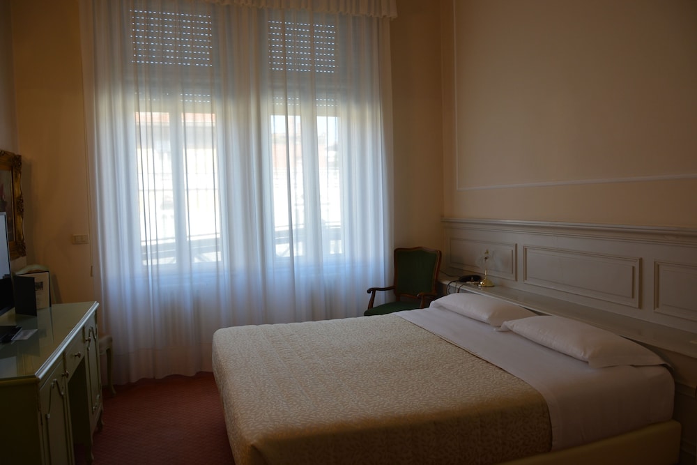 SUPERIOR, DOUBLE BED