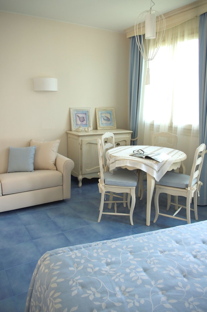 Baia Delphis Resort 35/59