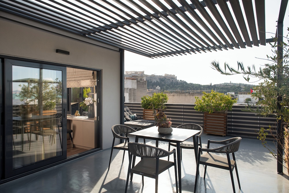 Urban Nest Suites and Apartments 37/75