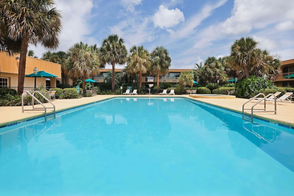Quality Inn Slidell I-10 8/46