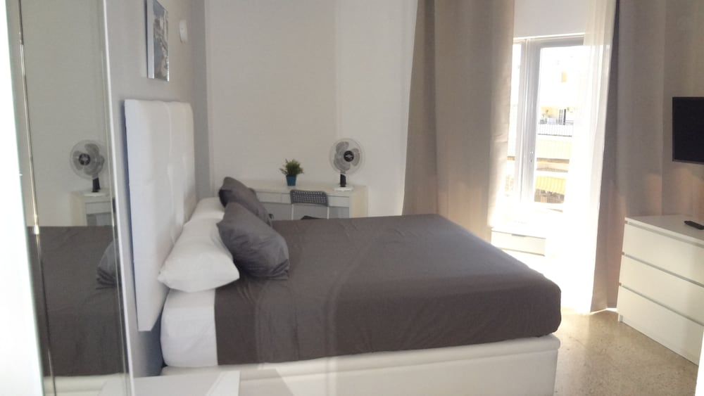ROOM, DOUBLE BED, WITH FAN, TERRACE