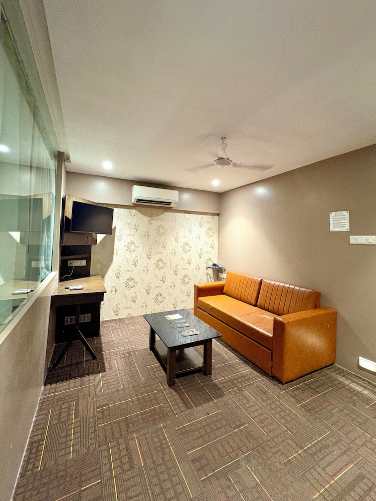 Gulf Hotel 27/49