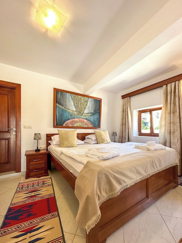1 BEDROOM, STANDARD, DOUBLE BED