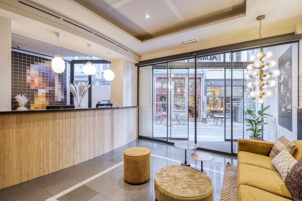 lobby